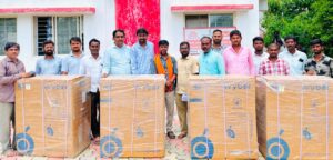 మద్నూర్ పోస్ట్ ఆఫీస్ లో వాషింగ్ మిషన్లా  పంపిణీ
